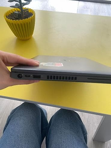 ikinci el notebook: Dell Latitude 5400 noutbuku Xüsusiyyətlər: - Ekran: 14" mat panel — 2