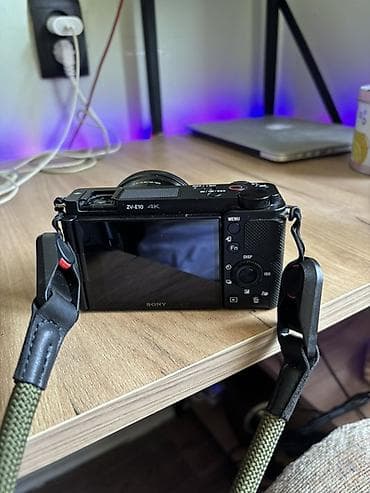 Elektronika: Sony ZV-E10 4K güzgüsüz kamera + E PZ 16-50mm f/3.5-5.6 OSS obyektiv — 2