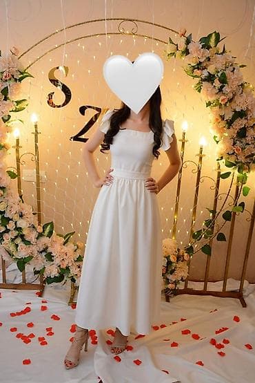 sade ziyafet geyimleri: Ağ rəngli zərif maxi don - Dizayn: kvadrat yaxalı, beldən yığma — 1