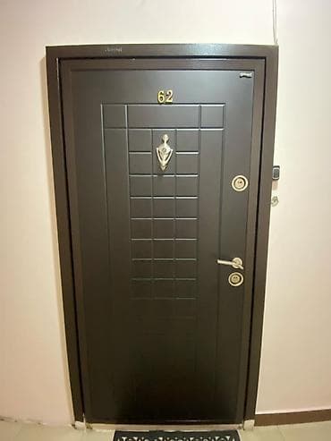 ikinci el qaplar: Kirayə verilir. Şəhərin mərkəzində inqilabda. Ciddi insanlar narahat — 1