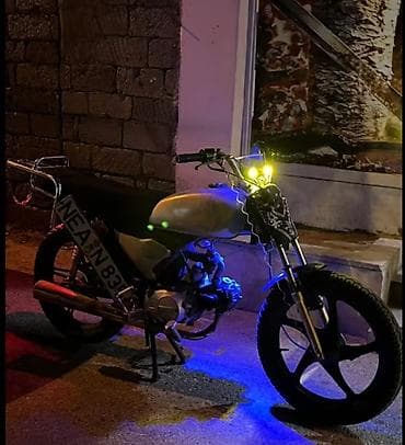 4 tekerlekli motor atv: Scooter tipli kiçikhəcmli motosiklet - Yanacaq növü: benzin - — 2
