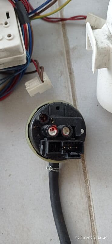 toxuma maşını: Paltaryuyan maşın Indesit, 5 kq, Ehtiyat hissələri kimi, Avtomat, Qurutmasız — 8