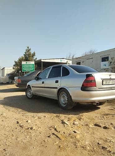 vaz 2101 stoplari: Opel Admiral: 1.8 l | 1997 il Sedan — 3