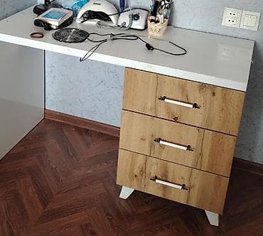 Dırnaq masası satılır tossoranlıdı 85 azn.Ünvan Xırdalan.Üzerindekiled lalafo.az -da Dırnaq masası satılır tossoranlıdı 85 azn.Ünvan Xırdalan.Üzerindekiled