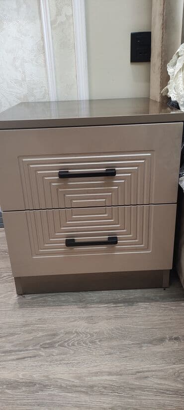 стол цвет венге: İki çekmecəli tumba / yataq otağı tumbası - Rəng: bej-qəhvəyi (taupe) — 1