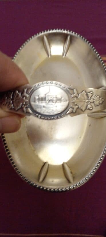 nabat konfet: Konfet qabilari cut olanlar 60 manattek olan 35 manat — 2