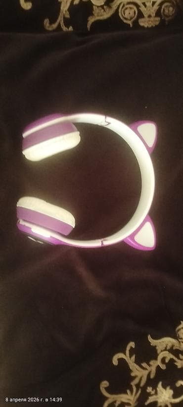 mikrofon almaq: Bənövşəyi-ağ rəngdə “pişik qulaqlı” uşaq/kənarüstü qulaqlıq. - — 1