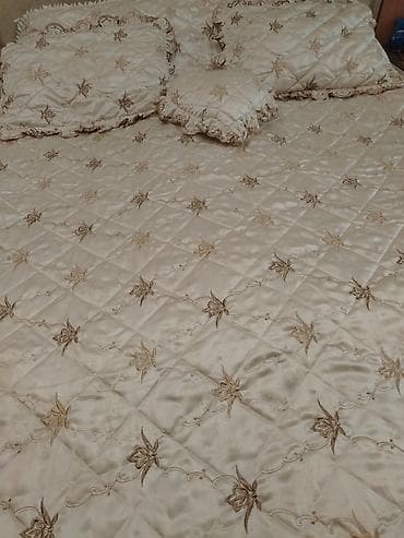 Tekstil: Yataq üçün İşlənmiş rəng - Bej Yataq örtüyü, Ünvandan götürmə — 9