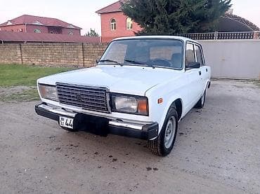 VAZ 2107 “LADA Riva” sedan - Kuzov: ağ rəng, 4 qapı, klassik künclü