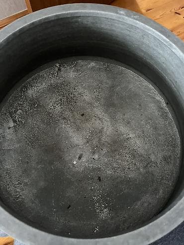 Böyük ölçülü, qalın divarlı mis qazanın təsviri 4kq - Material: Döküm