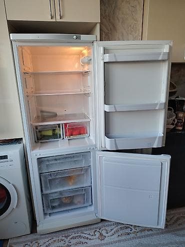 ssd satilir: Indesit iki qapılı soyuducu - Rəng: ağ, şaquli dizayn - Üst kamera – — 2