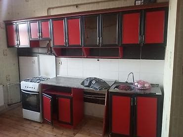 ikinci el mebil: Qırmızı-qara mətbəx mebeli dəsti - Üst və alt dolablar komplekti — 1