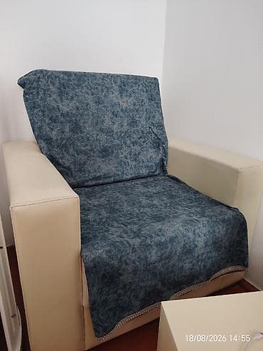 divan ustu ortuk: 2 eded kreslo az işlənib seliqeli vəziyyətdədir . Cəmi qiymət 80 azn — 1