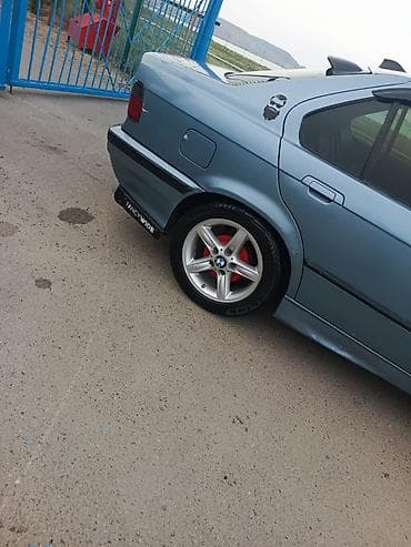 m3 e46: BMW 3 series: 1.8 l | 1993 il Sedan — 6