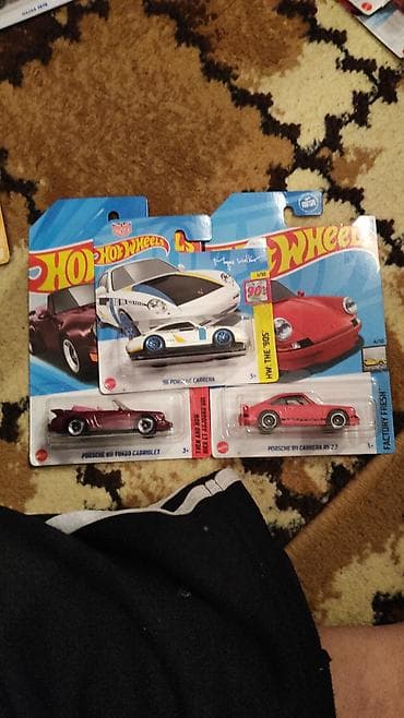 Hot Wheels Porsche kolleksiyası – 3 ədəd 31 azn - ’96 Porsche Carrera — 1