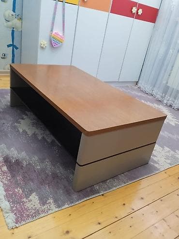 İşlənmiş, Kvadrat masa — 1