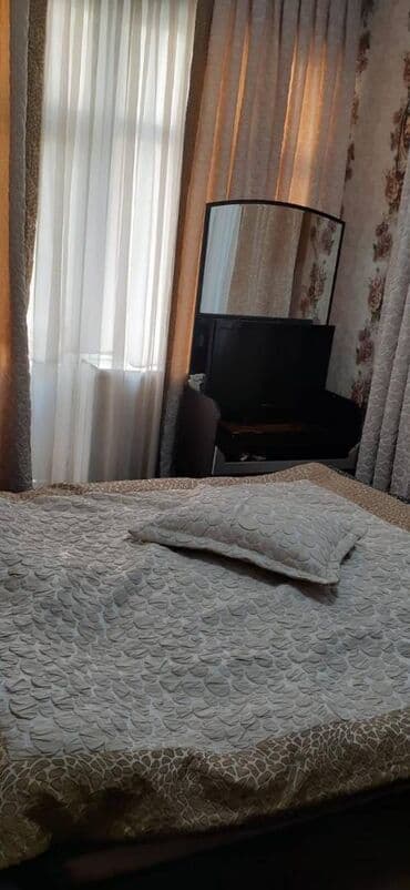 qarayev 4 otaqli kohne tikili: 4 otaqlı, Yeni tikili, m. Həzi Aslanov, 120 kv. m — 4