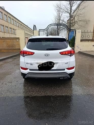 Hyundai Tucson: 1.6 l | Krossover — 2