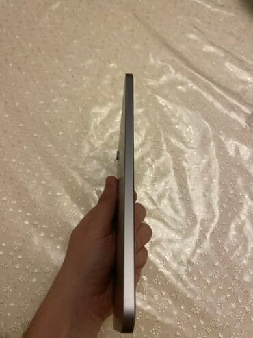 usb uzadıcı: Planşet – metal korpus, düz kənarlı dizayn, boz/gümüş rəng. Əsas — 3