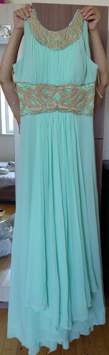 вечернее платье шифоновый: Mint yaşıl rəngli qadın ziyafət donu. Geyimin üst hissəsi və beli — 1