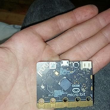 online komputer isi: BBC micro:bit V2 + genişlənmə lövhəsi tam işləkdir — 4