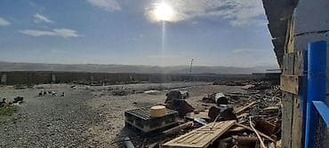 Satılır: istehsalat/əmək sahəsi üçün yardımçı tikili və həyət sahəsi — 5
