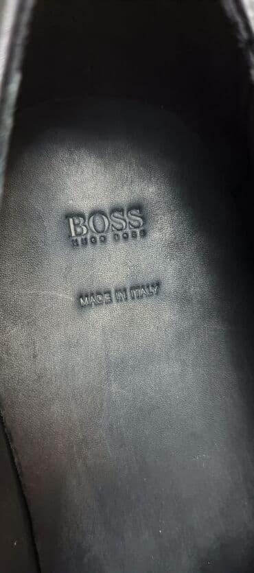 şaxta baba kişi kostyumları: Кожаная обувь Немецкого бренда Hugo BOSS Размер 43 Производство — 6