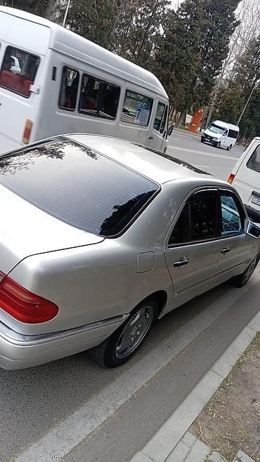 disk teker r18: Mercedes-Benz E-Class (W210) sedan - Kuzov: gümüşü rəng, 4 qapı, tam — 3