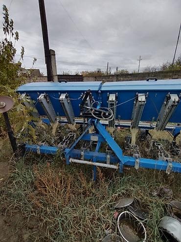 vozol az: SeCa SC1-8 pneumatik səpici və alaq otlarına qarşı barmaqlı tırmıq — 1