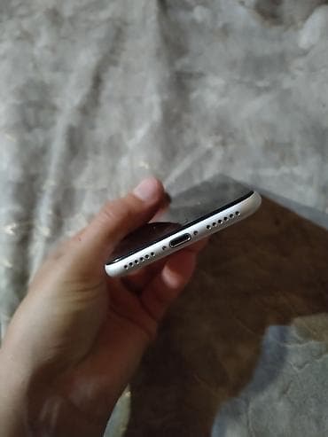 apple mac mini: IPhone SE 2020, 64 GB, Ağ, Barmaq izi — 9