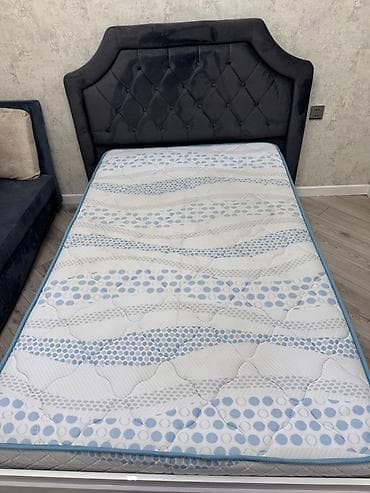 Mebel: Birnəfərlik çarpayı (matrasla) və dəbli kuşetka (taxta) satılır — 3