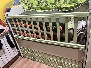 Oğlan və qız üçün, İşlənmiş, Dördbucaq, Beşik, Dəstsiz, Matras ilə, Yellənmə mexanizm ilə