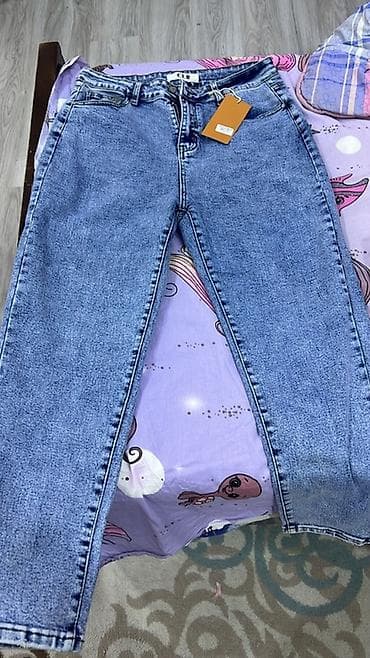 klassik qadın cinsləri: Qadınlar üçün düz kəsimli mavi cins şalvar - Brend: CLC (etiket — 1