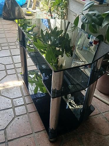 şüşə polka: Düz TV altlığı, Polkalı, Şüşəli — 3