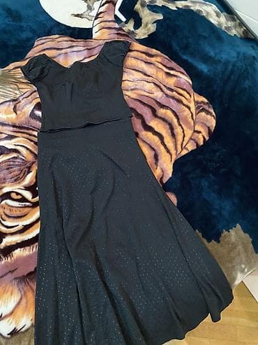 libas: 1.Cehrayi gullu don. Tikdirilib ve 1-2 defe geyinilib.Astari da var — 3