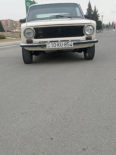 vaz 2106: VAZ (LADA) 2101: 1.5 l | 1981 il Sedan — 2