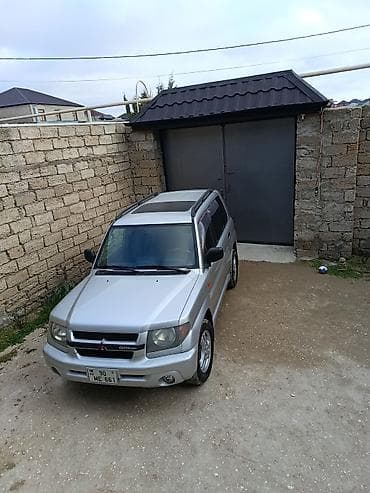 mitsubişi: Mitsubishi Pajero iO 2000 il 2 motor gümüş rəngli, 5 qapılı SUV. - — 6