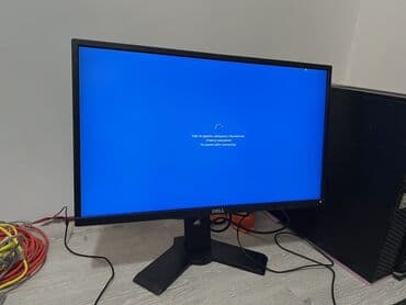 işlənmiş manitor: Dell brendinə məxsus qara rəngli monitor, standart düzbucaqlı formada — 1