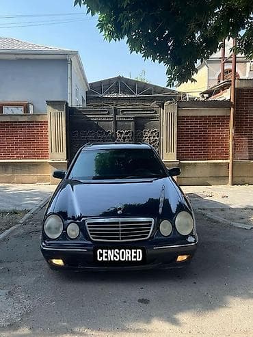 bmw e60 m: Mercedes-Benz 220: 2.2 l | 2000 il Sedan — 1