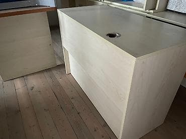 2ci el taxtlar: İşlənmiş, İşçi üçün, Dördbucaq masa — 3