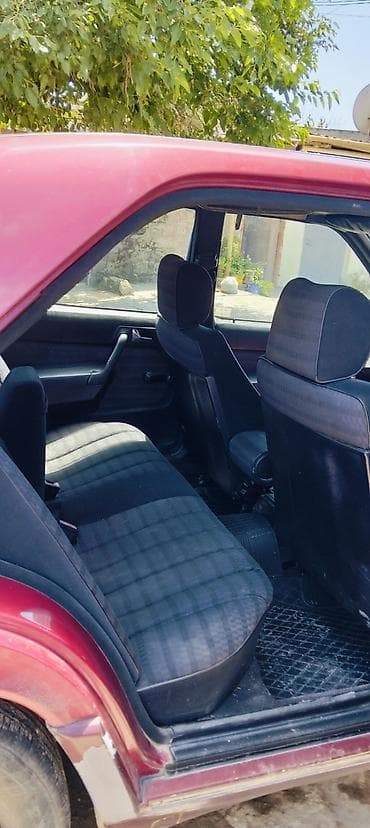 brabus disk: Mercedes-Benz 190E sedan - Korpus: 4 qapılı sedan, albalı/qırmızı — 5