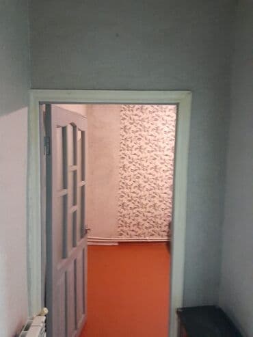 qəçreş kirayə evlər: Bu mənzil geniş yaşayış sahəsi təklif edir, içərisində divan, iki — 2