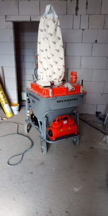 MIXXMANN S7 modeli, təkərlər üzərində qurulmuş, hərəkətli tipli harç