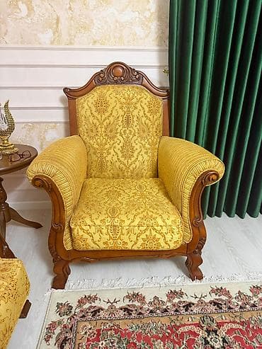 İşlənmiş, Klassik divan, 2 kreslo, Açılmayan