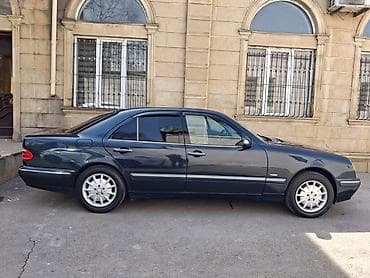 mercedes mavi: Avtomobil ideal vəziyyətdədir. Orijinal yürüşü 200 873 km-dir — 4