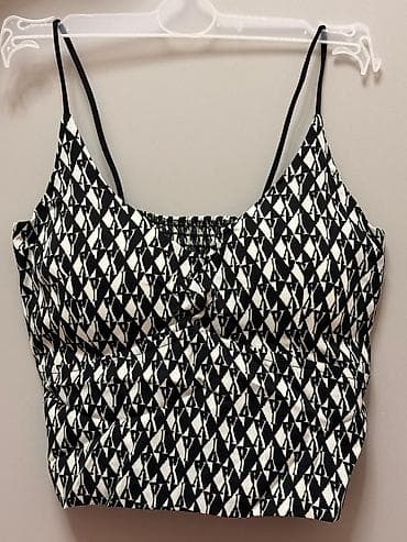 Qadınlar üçün qara-ağ naxışlı crop top - Model: incə askılı, V-yaxalı — 1