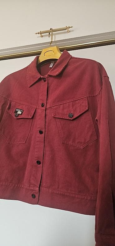 jordan jaket: Bordo rəngdə qısa kəsimli denim gödəkçə. Xüsusiyyətlər: - Parça — 1