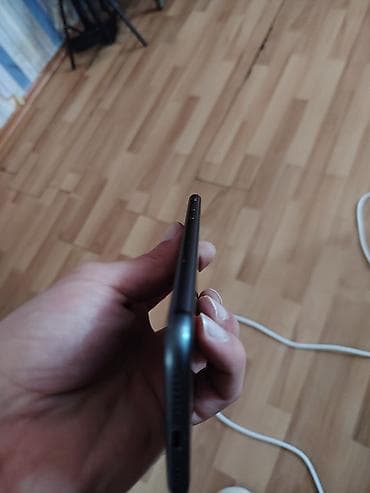 14 ayfon: IPhone 8, Qara, Barmaq izi, Simsiz şarj, Face ID — 6