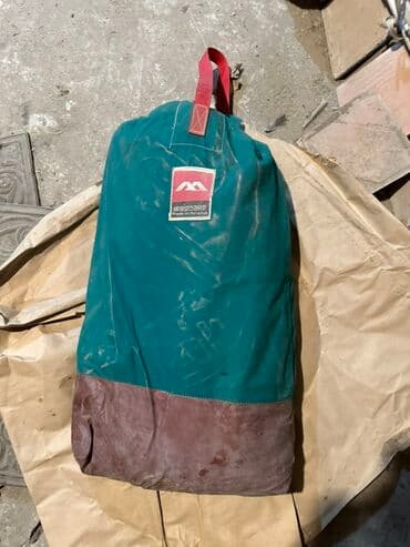 Maskalar, eynəklər: Yaşıl və qəhvəyi rənglərdə, davamlı materialdan hazırlanmış dağçılıq — 1