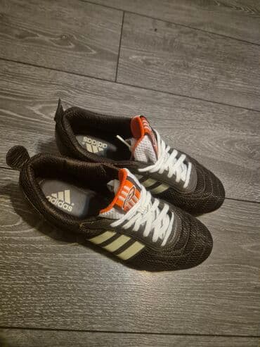 Butslar Adidas, Ölçü: 38